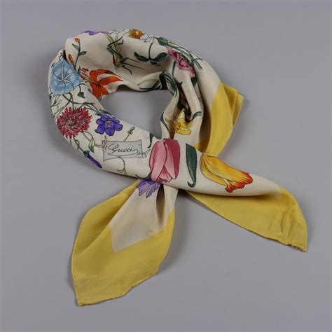 maglia floreale gucci|Foulard in twill di seta floreale Flora GUCCI da donna .